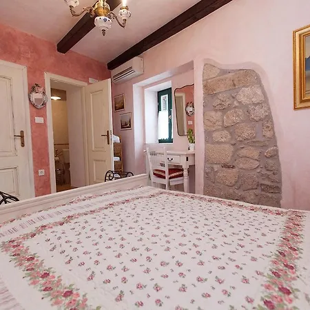 Hedonia Villa *