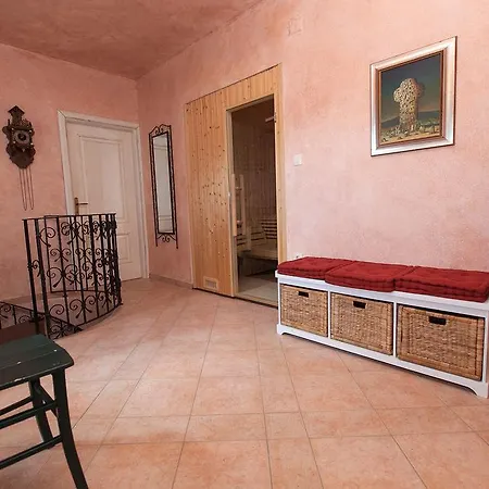 Villa Hedonia *