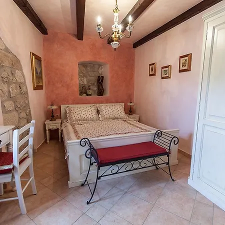 Villa Hedonia